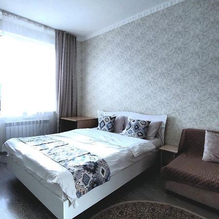 Аэропорт 15 Минут Экспо Бульвар Apartamento Astana Exterior foto