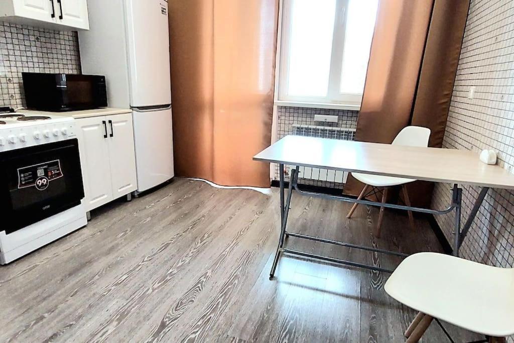 Аэропорт 15 Минут Экспо Бульвар Apartamento Astana Exterior foto