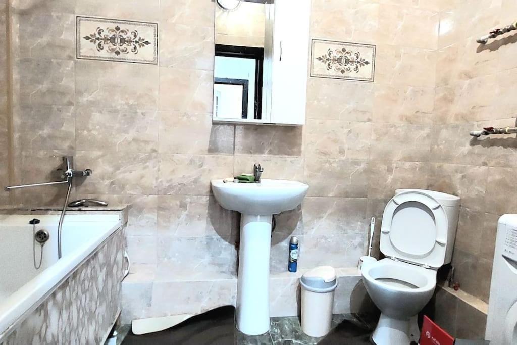 Аэропорт 15 Минут Экспо Бульвар Apartamento Astana Exterior foto