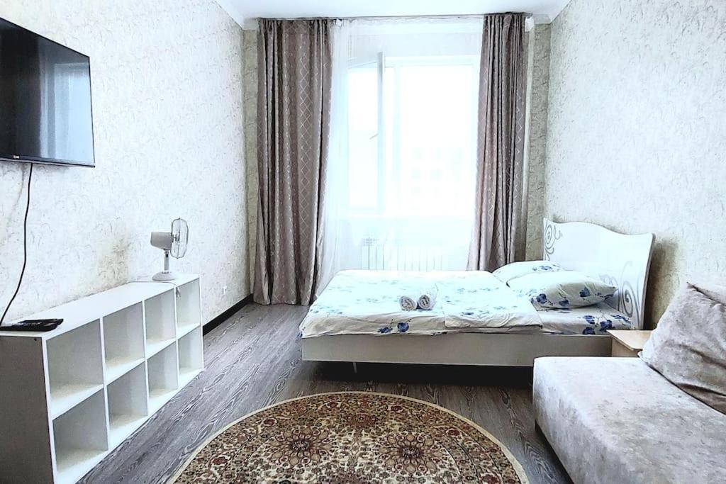 Аэропорт 15 Минут Экспо Бульвар Apartamento Astana Exterior foto